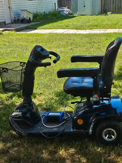 Works mint Comes with fairly new charger Come with brand new basket U can text or call at 519 860 84...