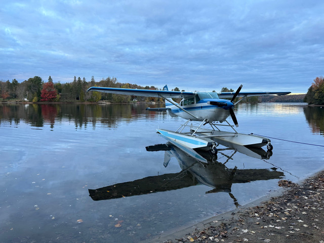 Cessna P206 Amphibious Airplane in Other in Muskoka - Image 2