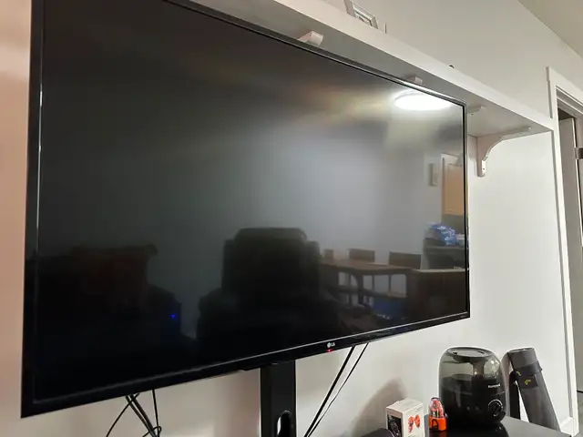 55” LG smart TV for sale in TVs in Edmonton - Image 3