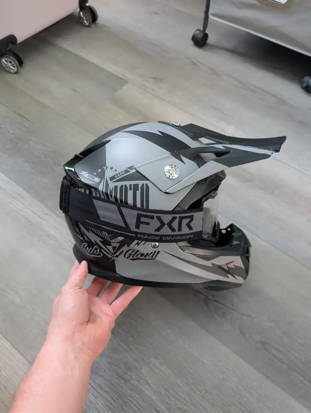 Youth helmets MX/Snocross in Other in St. Catharines - Image 7