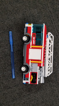 Lego City FIRE TRUCK 60002 (no figs)