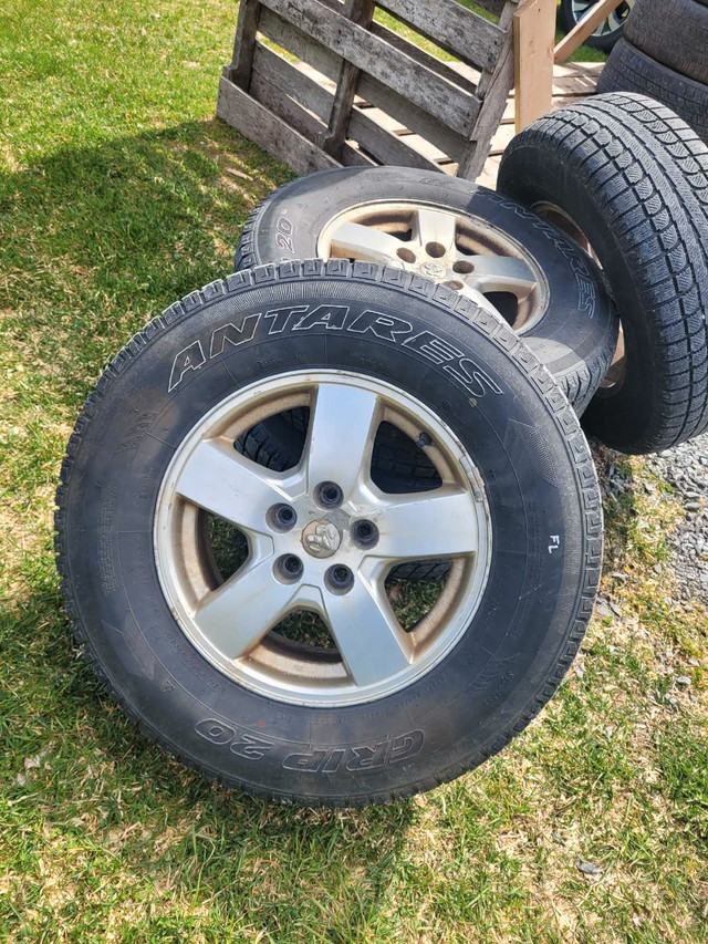 Dodge rims 5×114.3 225/65/16 in Tires & Rims in Bridgewater