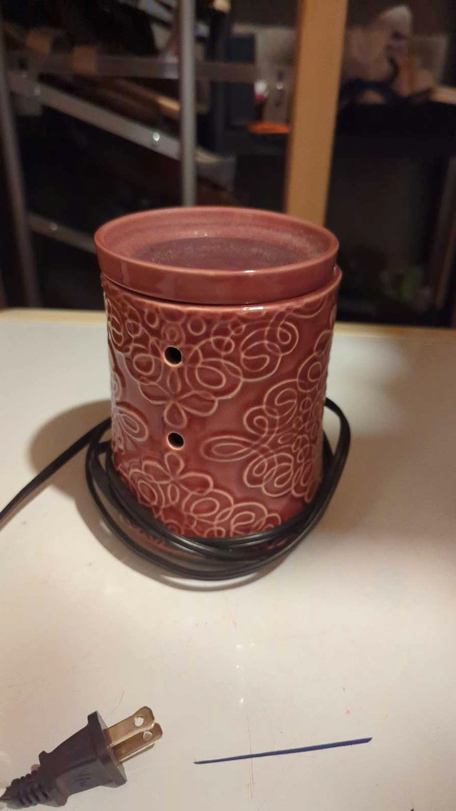 Scentsy warmer in Home Décor & Accents in Ottawa