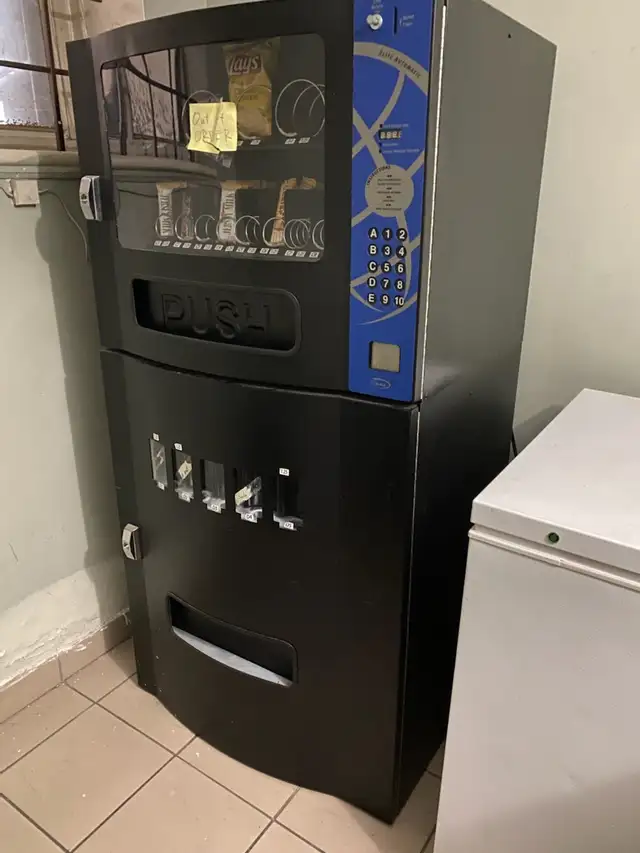 Vending Combo Machines for Sale in Other Business & Industrial in City of Toronto - Image 4