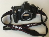 Appareil photo NIKON F75 et ACCESSOIRES