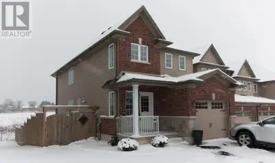 Bright and beautifully maintained corner-unit townhouse in Woodstock’s best neighborhood. Location:...