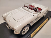 1:18 Road Signature 1957 Chevrolet Corvette Convertible White 