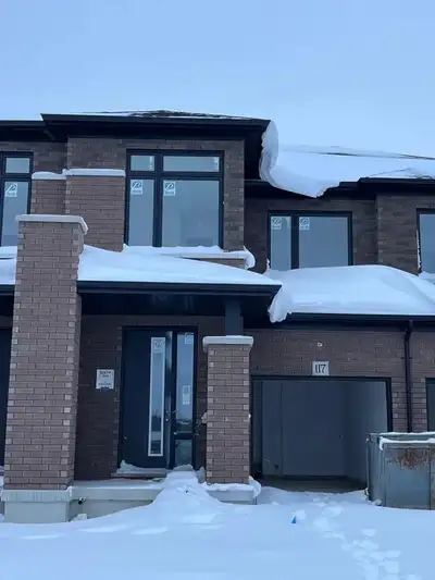 ***Available from 1st March 2026!*** 117 Manuel Street, Stratford, Ontario This is a vibrant 3-bedro...