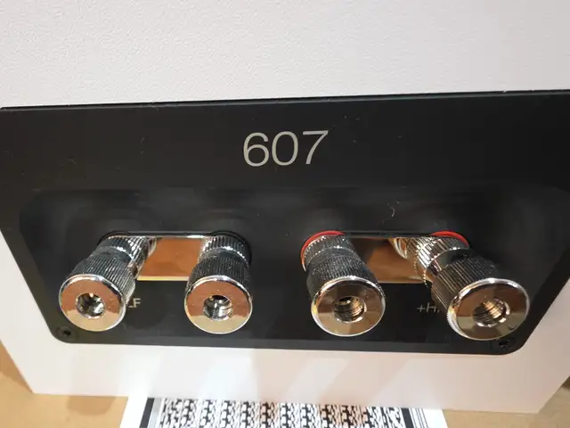 Bowers and Wilkins 607 S3 - Bookself Speakers in Speakers in Markham / York Region - Image 4