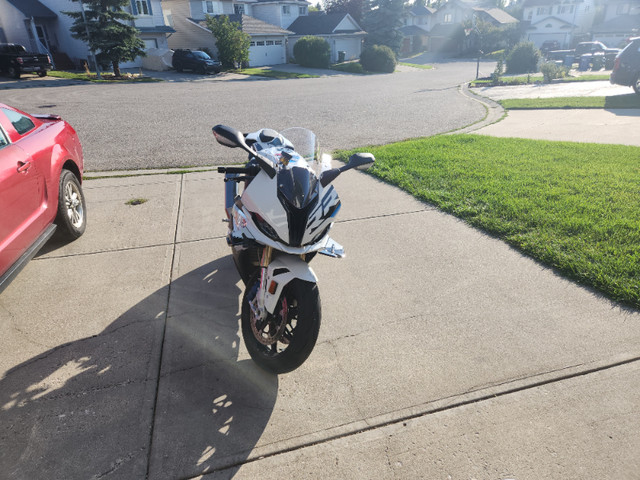 2023 S1000RR With M and Dynamic Package in Sport Bikes in Calgary - Image 3