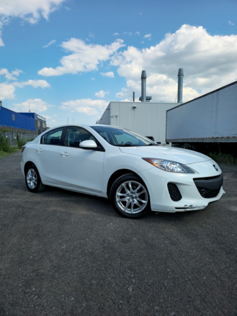 Mazda3 2013 dans Autos et camions  à Ville de Montréal