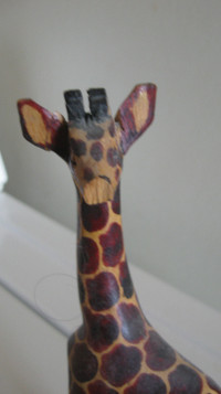 Hand crafted 8 inches Wooden Giraffe ornament desk decor.
