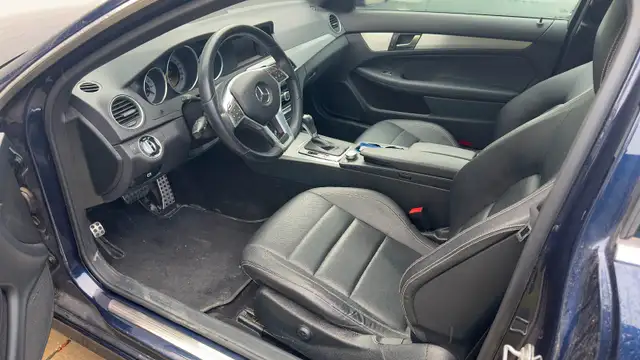 Mercedes Benz C250, excellent condition, no accidents, carfax at62863217309185124