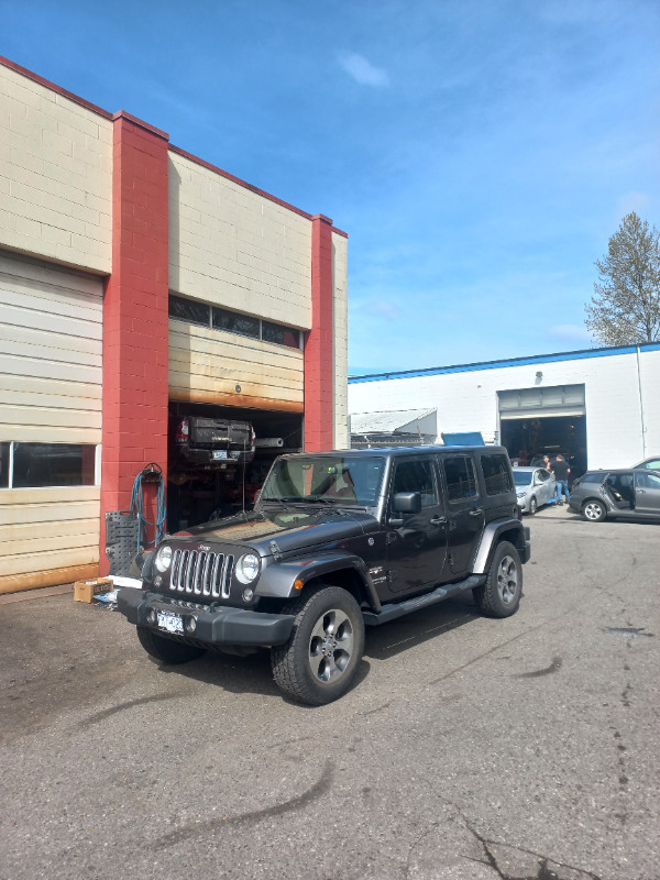 2018 Jeep Wrangler Unlimited Sahara JK in Cars & Trucks in Vancouver - Image 3