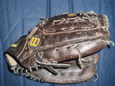 Wilson PS3.A9788 13 inch Baseball Softball LH Glove, View more