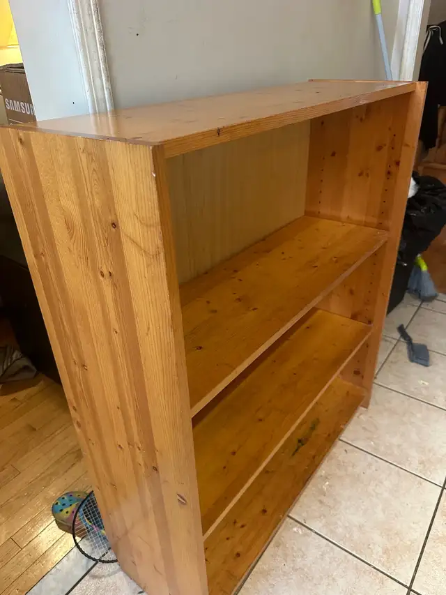 Bookcase in Bookcases & Shelving Units in Mississauga / Peel Region - Image 3
