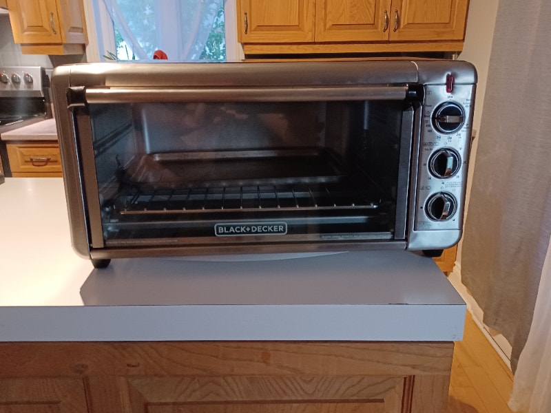 Four grille-pain Black & Decker vintage Spacemaker Space Saver sous le