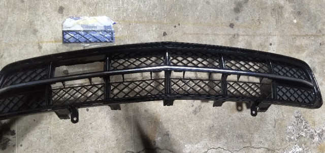Corvette c7 stingray front grill and insert in Other Parts & Accessories in Kawartha Lakes