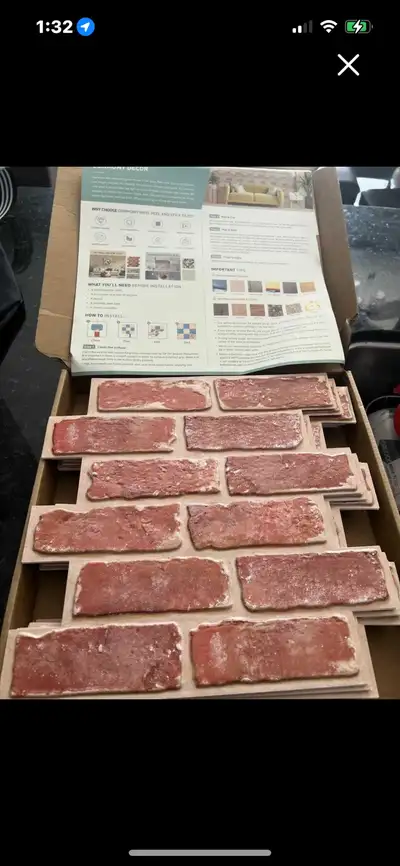 I'm offering Commomy Vinyl Peel and Stick Tiles in new condition. These lightweight, water-resistant...