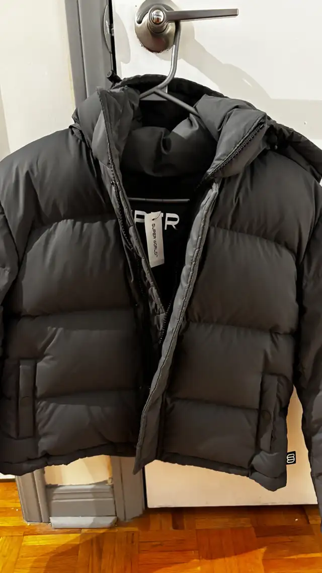 Brand new Aritzia Superpuff XS in Women's - Tops & Outerwear in City of Toronto - Image 3