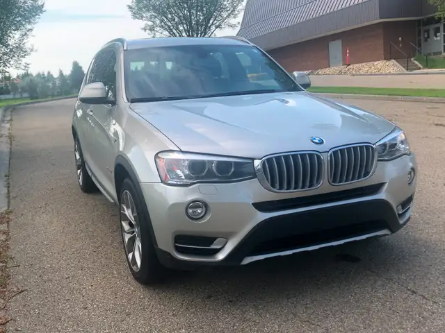 2015 BMW X3 xDrive28i – ONE OWNER • 100,000 km