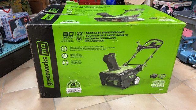 22" Greenworks Pro 80V Snowblower in Snowblowers in Chatham-Kent