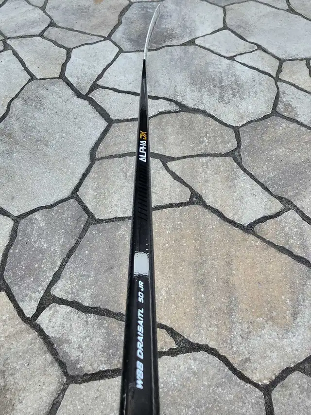Warrior Alpha DX Gold Junior Hockey Stick 50 Flex in Hockey in Ottawa - Image 4