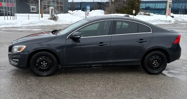 2015 Volvo S60 4Dr Sdn T5 Premier Plus AWD Excellent Condition in Cars & Trucks in Barrie - Image 4