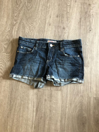 Women’s shorts & capris pants 