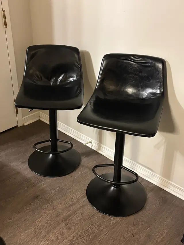 Bar Chairs in Chairs & Recliners in Kingston - Image 2