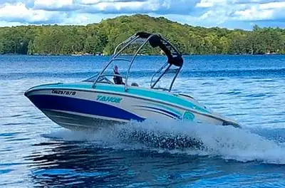 2006 Tahoe Q4. This boat was a new purchase in 2007. I'm the original owner. This boat has always be...