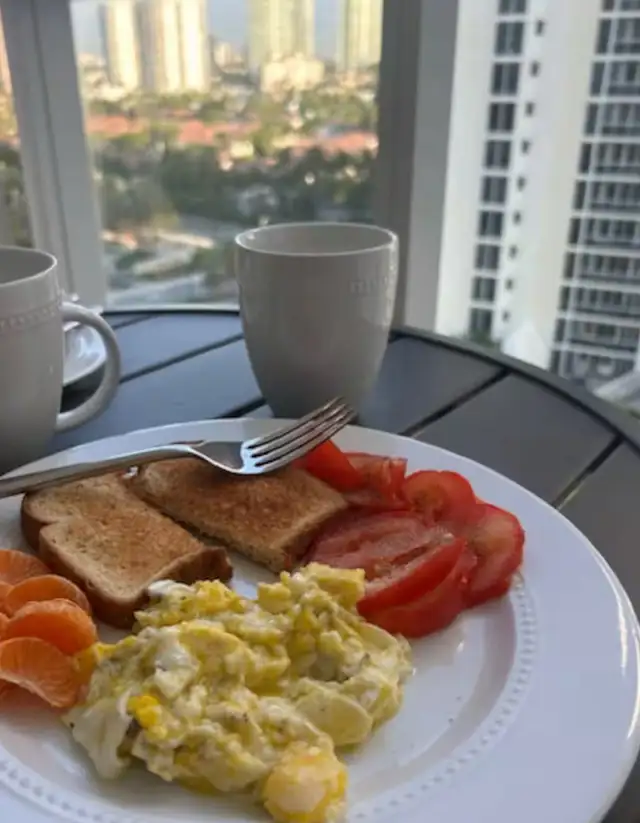 Beachfront Studio in Sunny Isles, Florida in Florida in Canada - Image 5