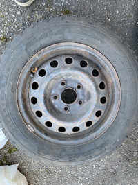 Qty 1 x 195/65 R15 winter tire with rim