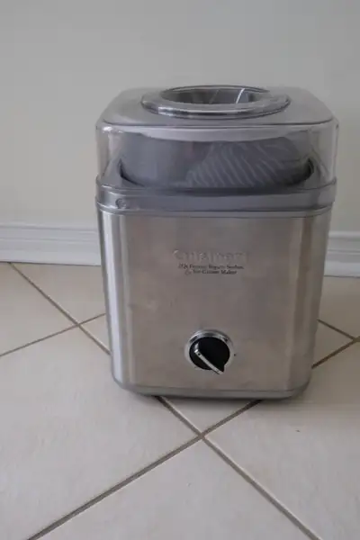 Gently-used Cuisinart 2 qt frozen yogurt sorbet ice cream maker, View more