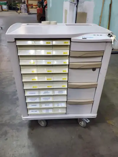 34 Drawer Locking Rolling Storage Cart This cart came from the medical sector and is well made. Cart...