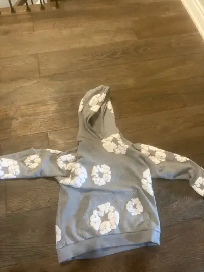 worn like maybe 10 times then i just left it in my closet