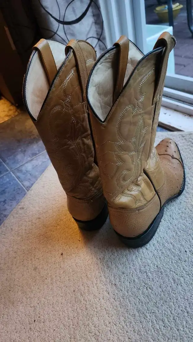 Womens Size 10~ Yellow/Orchre/Tan Ostrich skin COWGirL Boots in Women's - Shoes in Calgary - Image 4