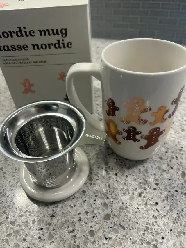 DAVIDsTEA Nordic Mug with Lid and Infuser in Kitchen & Dining Wares in Calgary - Image 6