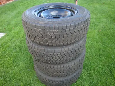 4 roues d'hiver 225/70 R16 Pneus Yokohama Géolander pour New West ou camionette Chevrolet