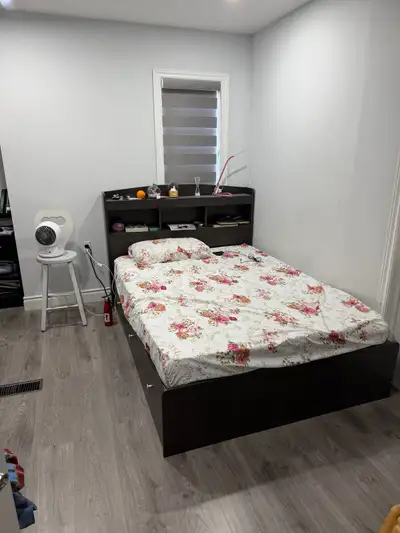Looking for a clean, comfortable space to call home? This room is perfect for students or working pr...