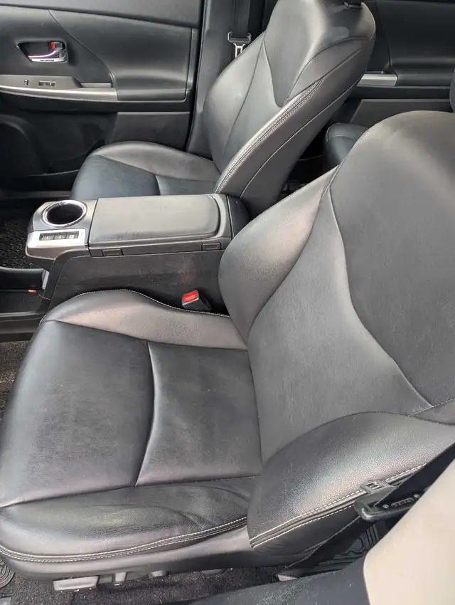 2016 Toyota Prius V **certified**538899614123970567