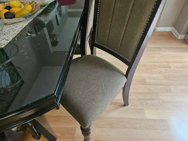 dinning table with 6 chairs  in Dining Tables & Sets in Barrie - Image 2