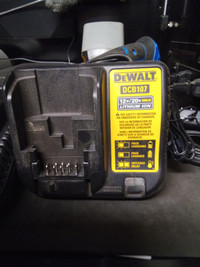 Chargeur de batteries DEWALT  DCB 115