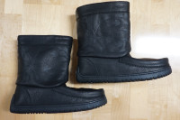 BRAND NEW:  Manitobah Mukluks brand, Women's Leather Boots