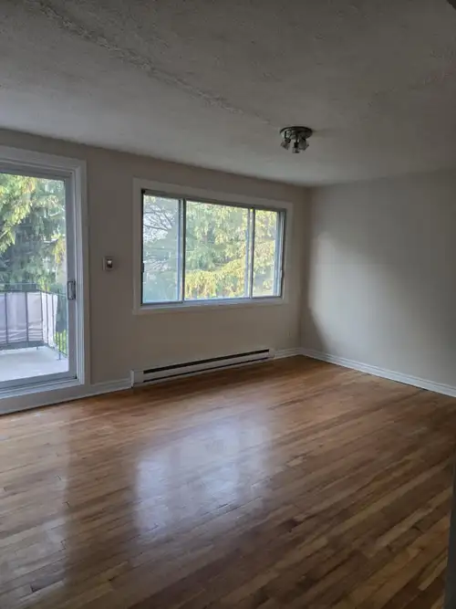 4 ½ à louer – Chomedey (Laval) Disponible 1er juillet (ou un peu avant) 1595 $/mois (ou 1695 $ avec...