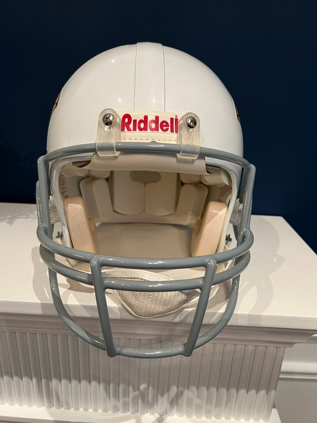 Authentic Arizona Cardinals Riddell NFL Football Helmet Signed in Football in City of Toronto - Image 3
