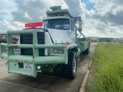 Mack RD888SX Heavy Duty Oil Field Boom Truck This is not your average truck. This thing is incredibl...