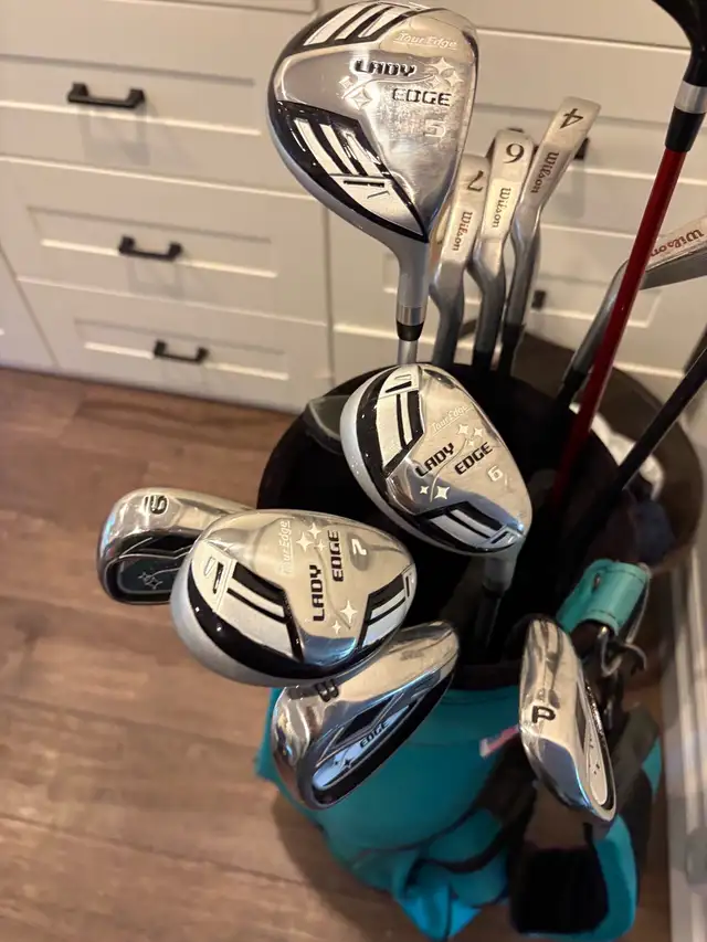 women’s right handed golf clubs and bag  in Golf in Guelph - Image 7