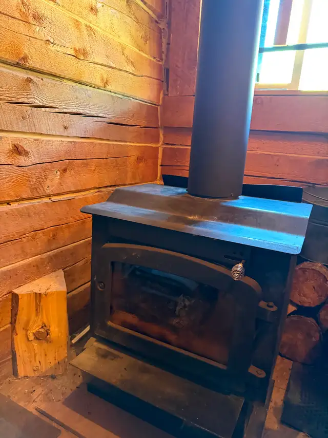 Tiny House Real Log Cabin plus land available in Houses for Sale in Dawson Creek - Image 7