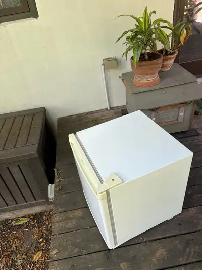 mini bar fridge , View more